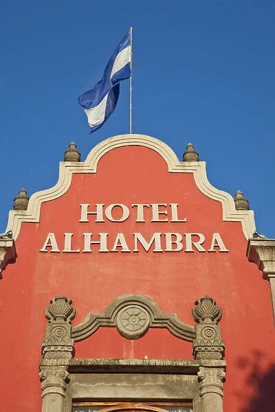 Nicaragua, Granada, Park Colon, Park Central, Hotel Alhambra