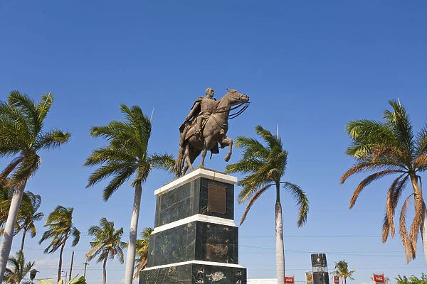 Nicaragua, Managua, Zona Monumental, Statue of Simon Bolivar