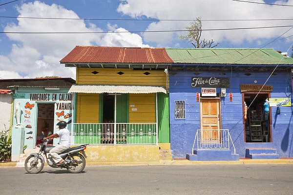 Nicaragua, San Juan Del Sur, Street scene