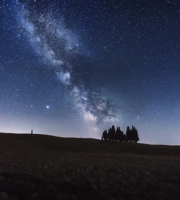 Framed Print : Night sky and Milky Wayy over rural Tuscany, Italy Framed Print : Night sky and Milky Wayy over rural Tuscany, Italy