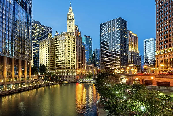 Night view of downtown skyline and Chicago River, Chicago, Illinois, USA