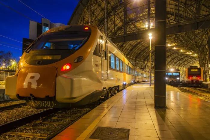 Framed Print : Night view of Estacio de Franca railway station with a regional train ready for departure Framed Print : Night view of Estacio de Franca railway station with a regional train ready for departure
