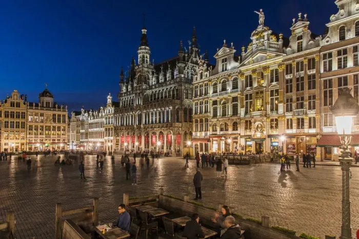 Framed Print : Night view of Grand Place, Brussels, Belgium Framed Print : Night view of Grand Place, Brussels, Belgium