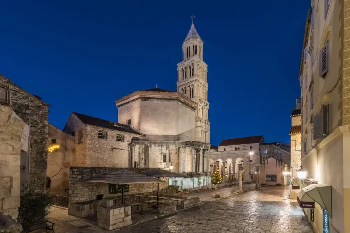 Framed Print : Night view of the Palace of Diocletian, Split, Dalmatia, Croatia Framed Print : Night view of the Palace of Diocletian, Split, Dalmatia, Croatia