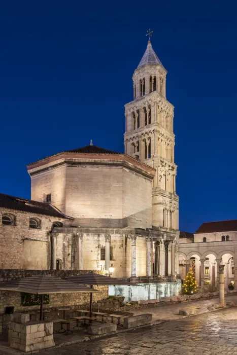 Framed Print : Night view of the Palace of Diocletian, Split, Dalmatia, Croatia Framed Print : Night view of the Palace of Diocletian, Split, Dalmatia, Croatia