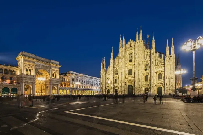 Framed Print : Night view of Piazza del Duomo, Milan, Lombardy, Italy Framed Print : Night view of Piazza del Duomo, Milan, Lombardy, Italy