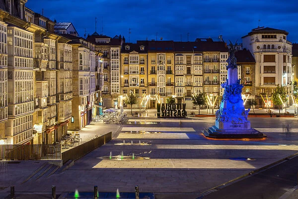 Night view of Plaza de la Virgen Blanca, Vitoria-Gasteiz, Alava, Basque Country, Spain