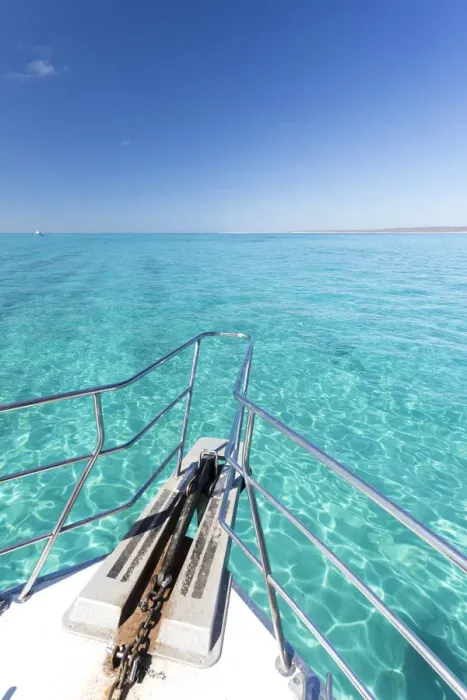 Framed Print : Ningaloo Marine Park, pristine water from the boat, Western Australia Framed Print : Ningaloo Marine Park, pristine water from the boat, Western Australia