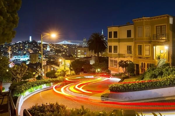 North America, USA, America, California, San Francisco, car passing down Lombard