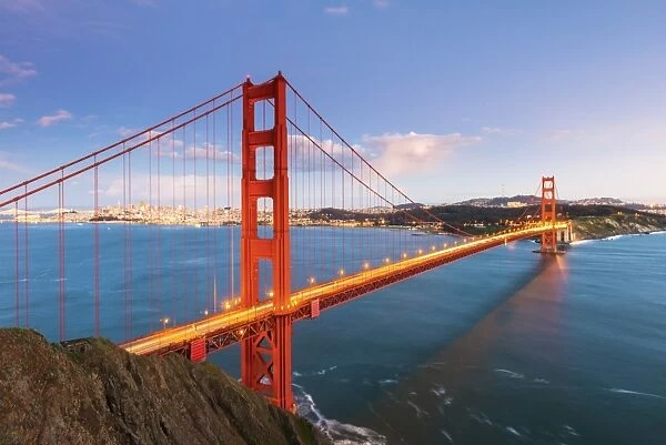 North America, USA, America, California, San Francisco, Dusk over the Golden Gate bridge