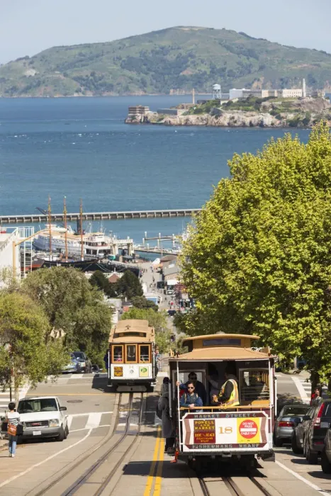 Framed Print : North America, USA, America, California, San Francisco, trams passing Lombard street Framed Print : North America, USA, America, California, San Francisco, trams passing Lombard street