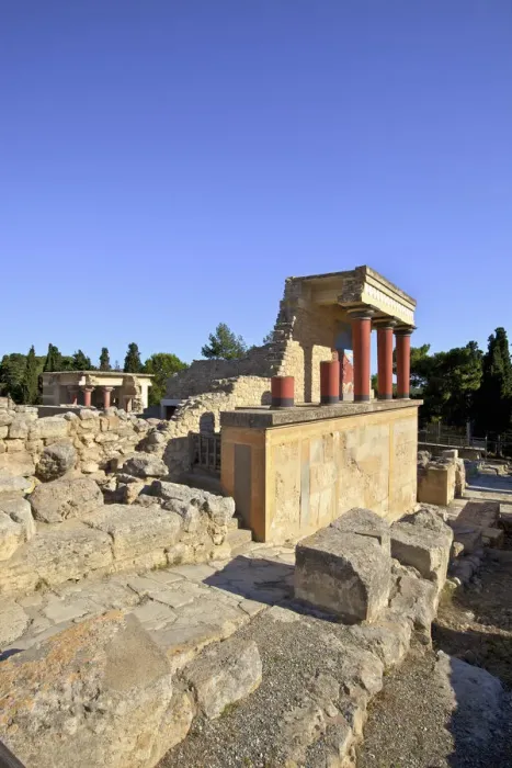 Framed Print : North Entrance With A Charging Bull And Olive Tree Fresco, The Minoan Palace Of Knossos Framed Print : North Entrance With A Charging Bull And Olive Tree Fresco, The Minoan Palace Of Knossos