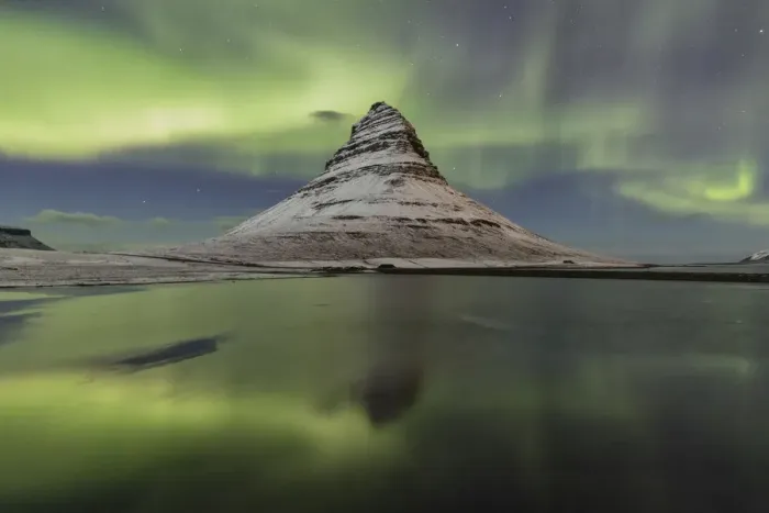 Framed Print : Northen Lights over Kirkjufell mountains, Vesturland, Western Iceland Framed Print : Northen Lights over Kirkjufell mountains, Vesturland, Western Iceland