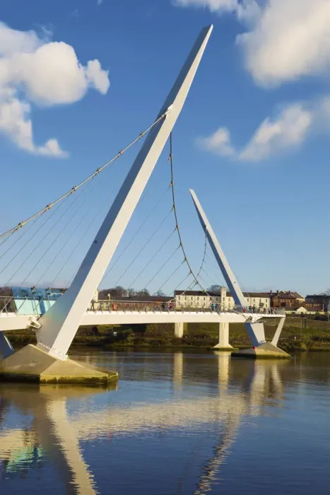 Framed Print : Northern Ireland, County Derry, Peace bridge Framed Print : Northern Ireland, County Derry, Peace bridge