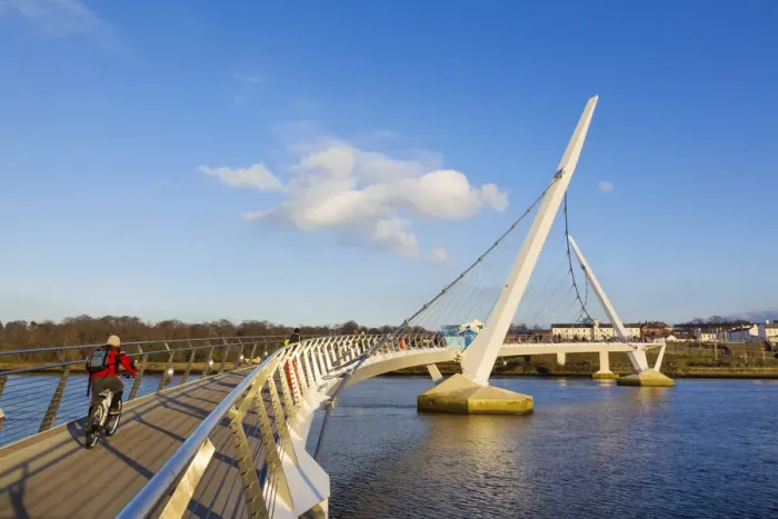Framed Print : Northern Ireland, County Derry, Peace bridge Framed Print : Northern Ireland, County Derry, Peace bridge