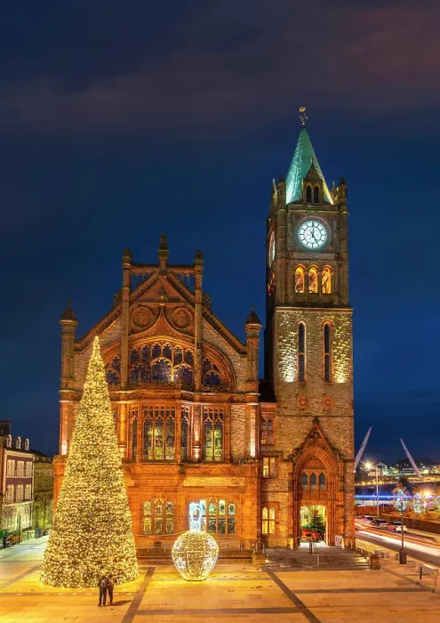 Framed Print : Northern Ireland, Derry(Londonderry), Guild hall at Christmas