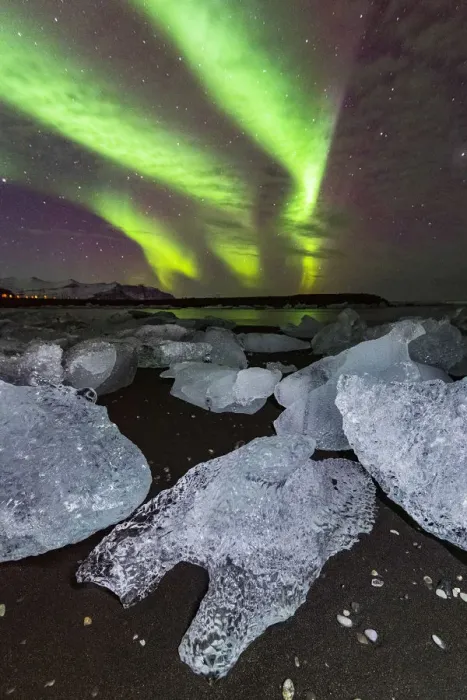 Framed Print : Northern lights over Diamond Beach, Jokulsarlon Glacier Lagoon, Hofn, Iceland, Europe Framed Print : Northern lights over Diamond Beach, Jokulsarlon Glacier Lagoon, Hofn, Iceland, Europe