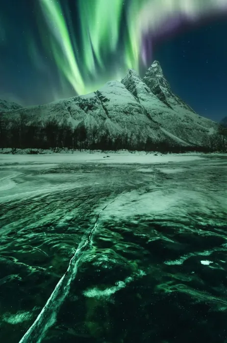 Framed Print : Northern lights over Mount Otertinden in the Tromso region, Norway Framed Print : Northern lights over Mount Otertinden in the Tromso region, Norway