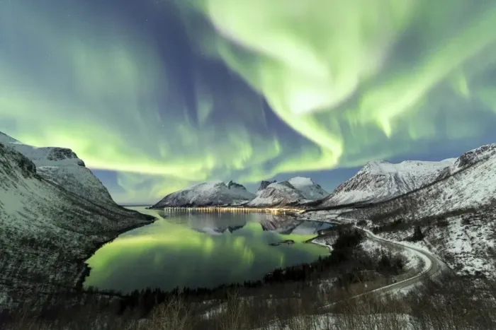 Framed Print : Northern lights and stars light up the snowy peaks reflected in the cold sea Bergsbotn Framed Print : Northern lights and stars light up the snowy peaks reflected in the cold sea Bergsbotn