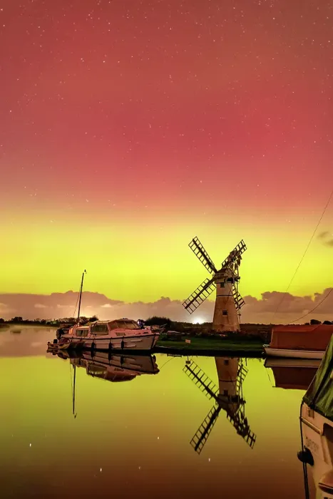 Framed Print : Northern Lights over Thurne Mill, Thurne, Norfolk Broads National Park, Norfolk, England Framed Print : Northern Lights over Thurne Mill, Thurne, Norfolk Broads National Park, Norfolk, England