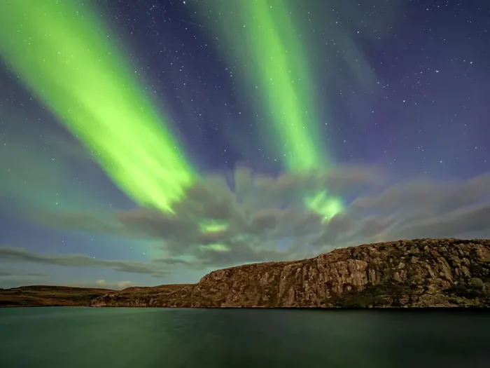 Framed Print : Northern Lights over Wolf Lake in Nunavik, Quebec, Canada Framed Print : Northern Lights over Wolf Lake in Nunavik, Quebec, Canada