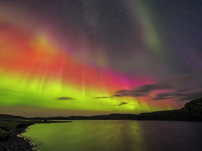 Framed Print : Northern Lights over Wolf Lake in Nunavik, Quebec, Canada Framed Print : Northern Lights over Wolf Lake in Nunavik, Quebec, Canada