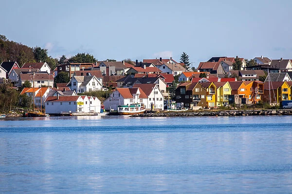 Norway, Rogaland, Stavanger, Coloured houses on the port of Stavanger