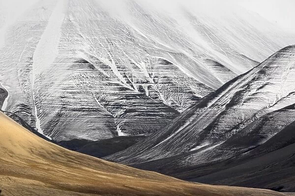 Norway, Svalbard, arctic slopes in Isfjord