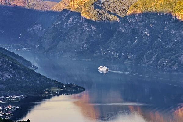 Norway, Western Fjords, Aurland Fjord, Overview of Cruise ship in fjord