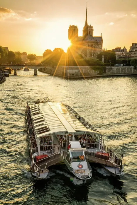 Framed Print : Notre Dame Cathedral at sunset and Seine River, Paris, France Framed Print : Notre Dame Cathedral at sunset and Seine River, Paris, France