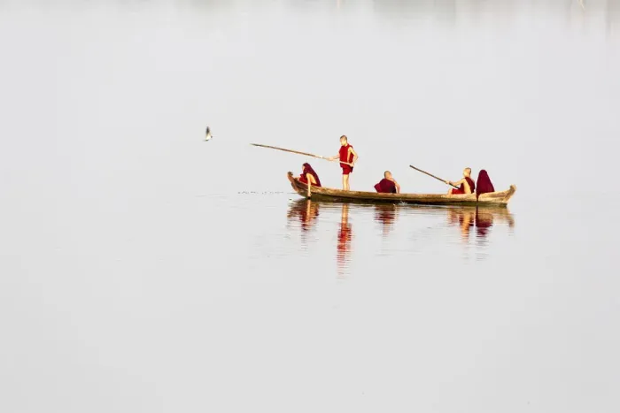 Framed Print : Novice monks row on Taungthaman Lake near Amarapura, Mandallay, Burma (Myanmar) Framed Print : Novice monks row on Taungthaman Lake near Amarapura, Mandallay, Burma (Myanmar)