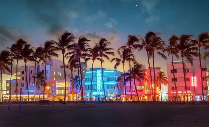 Framed Print : Ocean Drive Art Deco District, illuminated with iconic Neon Colors South Beach, Miami Beach, Florida, USA