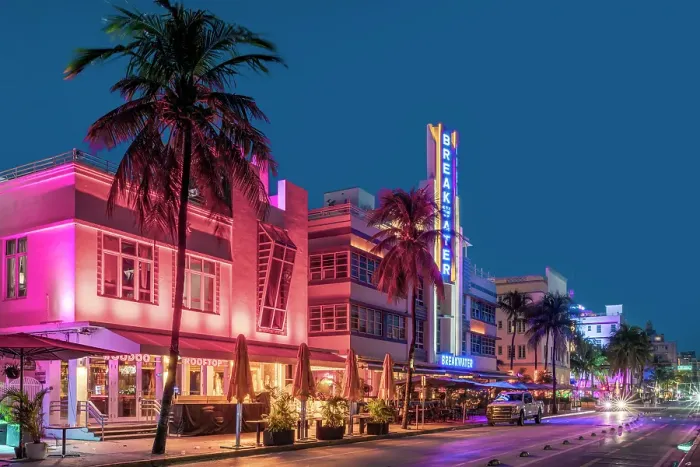 Framed Print : Ocean Drive Art Deco District, illuminated with iconic Neon Colors South Beach, Miami Beach, Florida, USA