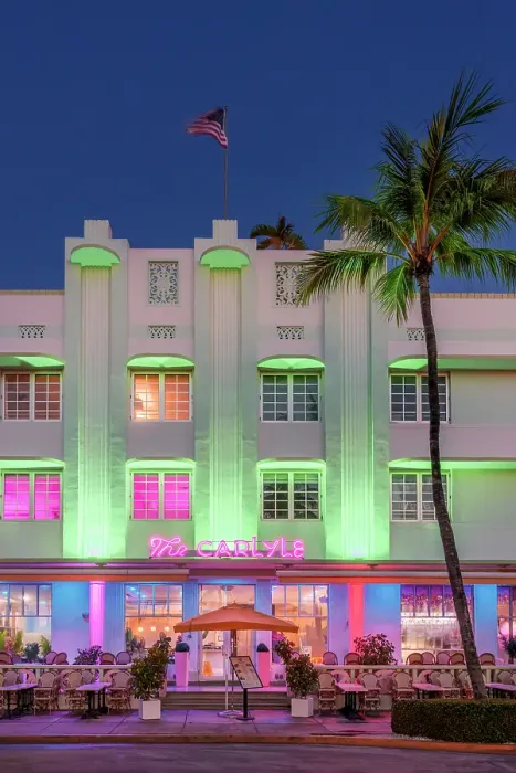 Framed Print : Ocean Drive Art Deco District, illuminated with iconic Neon Colors South Beach, Miami Beach, Florida, USA