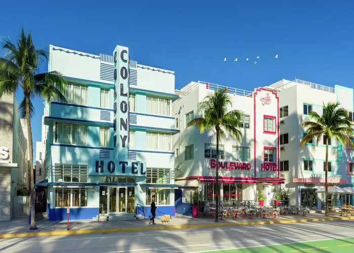 Framed Print : Ocean Drive Miami Art Deco District South Beach, Miami Beach, Miami, Florida, USA Framed Print : Ocean Drive Miami Art Deco District South Beach, Miami Beach, Miami, Florida, USA
