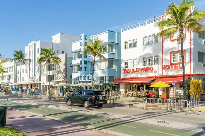 Framed Print : Ocean Drive, South Beach, Miami, Florida, USA Framed Print : Ocean Drive, South Beach, Miami, Florida, USA