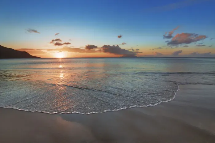Framed Print : Ocean impression at Baie Beau Vallon - Seychelles, Mahe, Baie Beau Vallon - Indian Ocean Framed Print : Ocean impression at Baie Beau Vallon - Seychelles, Mahe, Baie Beau Vallon - Indian Ocean