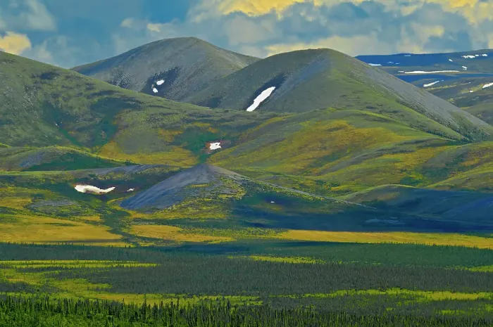 Framed Print : Ogilvie Mountains along the Dempster Highway Dempster Highway, Yukon, Canada Framed Print : Ogilvie Mountains along the Dempster Highway Dempster Highway, Yukon, Canada