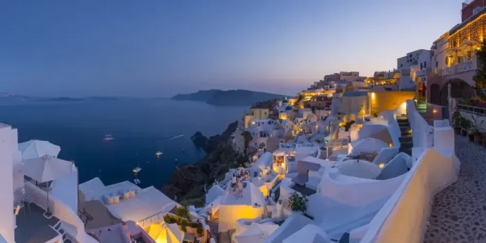 Framed Print : Oia, Santorini (Thira), Cyclades Islands, Greece
