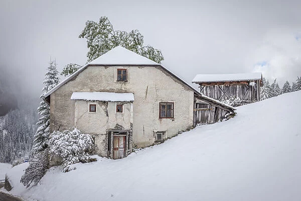 Old, abandoned mountain farm in Rein in Taufers in winter, Reintal, Valle Aurina