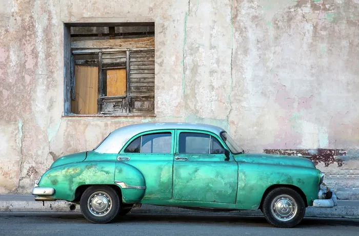 Framed Print : Old American car, Centro Habana, Havana, Cuba Framed Print : Old American car, Centro Habana, Havana, Cuba