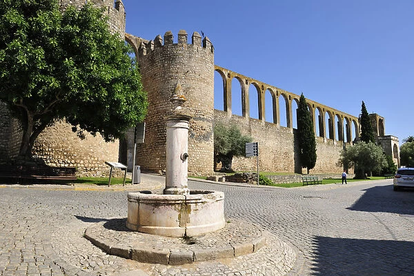 The old aqueduct of the walled village of Serpa. Alentejo, Portugal