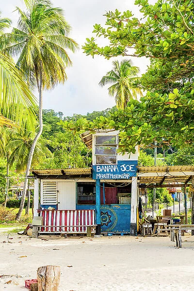 Old bar, Paradise Beach, Carriacou, Greneda, caribbean
