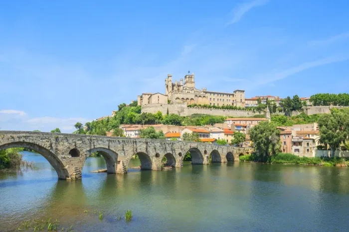 Framed Print : Old bridge over river Orb with St. Nazaire cathedral, Beziers, Herault Framed Print : Old bridge over river Orb with St. Nazaire cathedral, Beziers, Herault