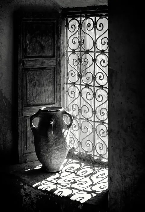 Framed Print : Old clay pot on window ledge, Telouet Kasbah, Atlas Mountains, Morocco Framed Print : Old clay pot on window ledge, Telouet Kasbah, Atlas Mountains, Morocco