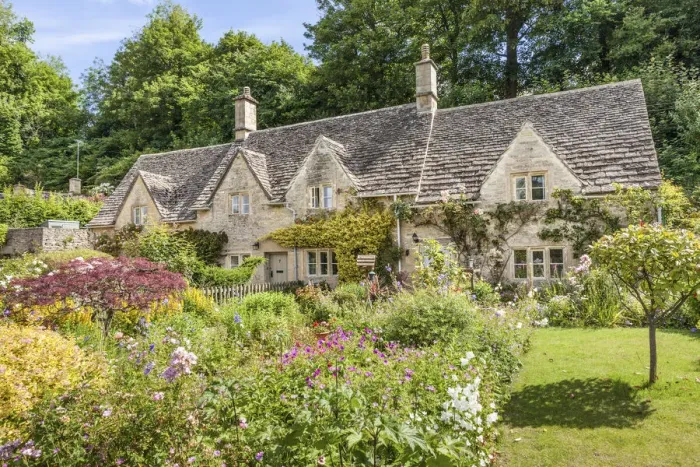 Framed Print : Old cottages in Bibury, Cotswolds, Gloucestershire, England