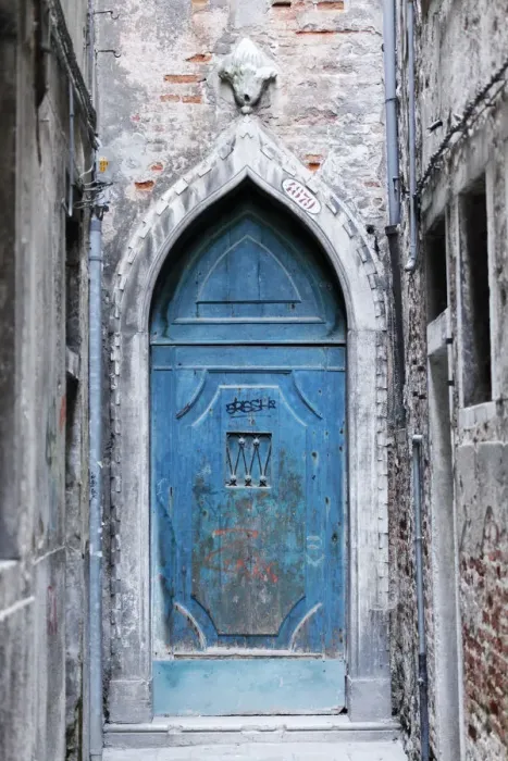 Framed Print : Old door at the end of an alley, Venice, Veneto, Italy Framed Print : Old door at the end of an alley, Venice, Veneto, Italy
