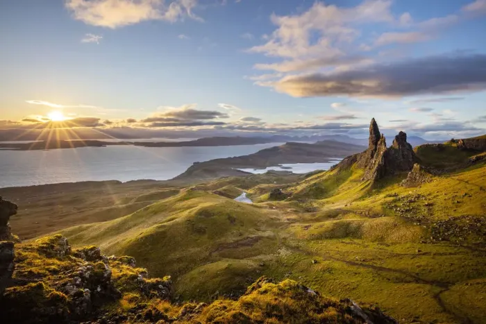 Framed Print : Old Man of Storr, Isle of Skye, Scotland Framed Print : Old Man of Storr, Isle of Skye, Scotland