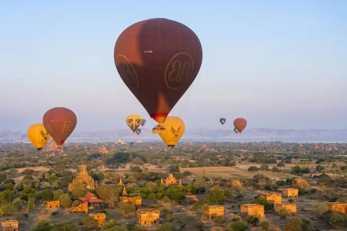 Framed Print : Old temple in Bagan and hot-air balloons at sunrise, UNESCO, Old Bagan, Mandalay Region Framed Print : Old temple in Bagan and hot-air balloons at sunrise, UNESCO, Old Bagan, Mandalay Region