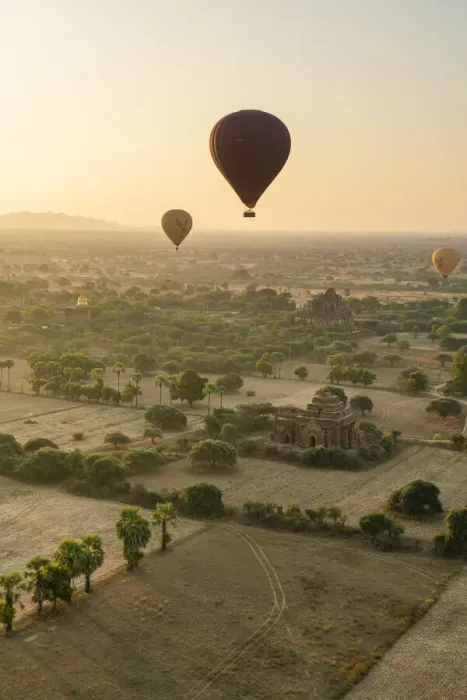 Framed Print : Old temple in Bagan and hot-air balloons at sunrise, UNESCO, Old Bagan, Mandalay Region Framed Print : Old temple in Bagan and hot-air balloons at sunrise, UNESCO, Old Bagan, Mandalay Region